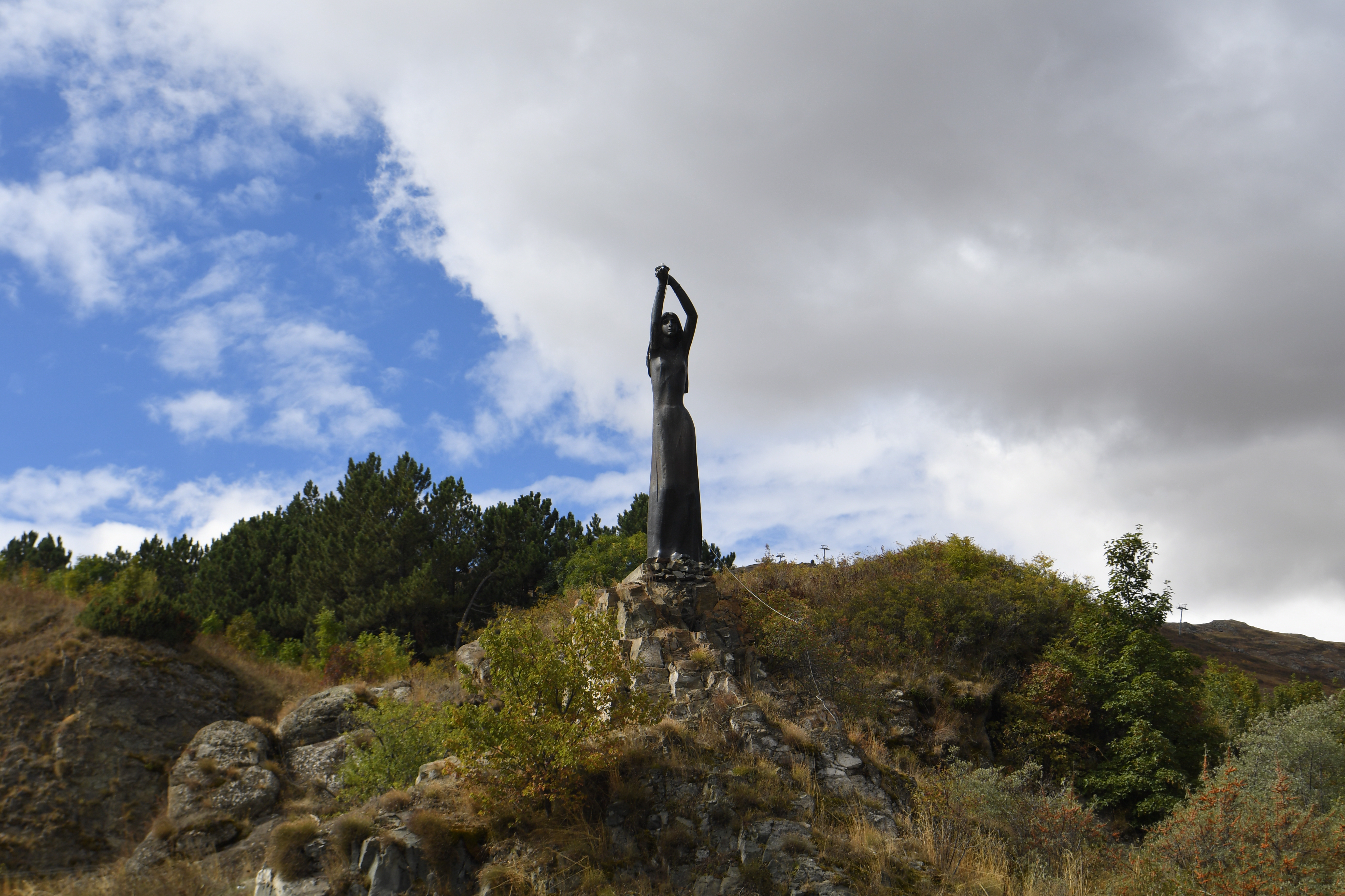 Akhtamar Statue, Sewansee