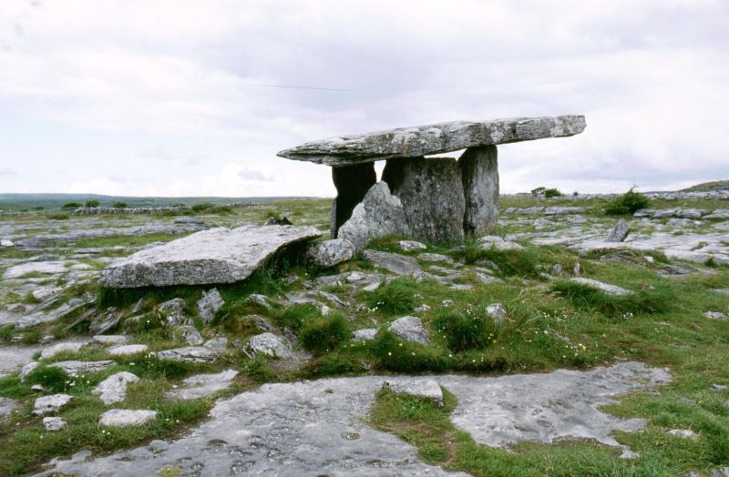 Poulnabrone Dolmen, The Burren 06/2003