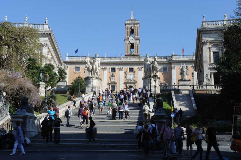Piazza Capitolino, 04.2011