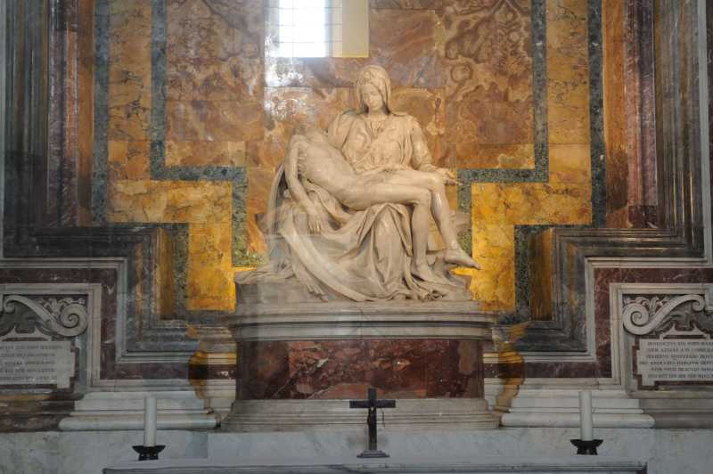 Piet� von Michelangelo, San Pietro in Vaticano (Petersdom), 04.2011