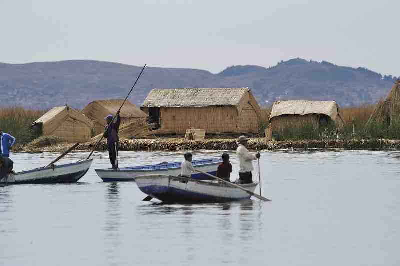 Uros, Schwimmende Inseln, Titicacasee, Peru, 09./10.2008
