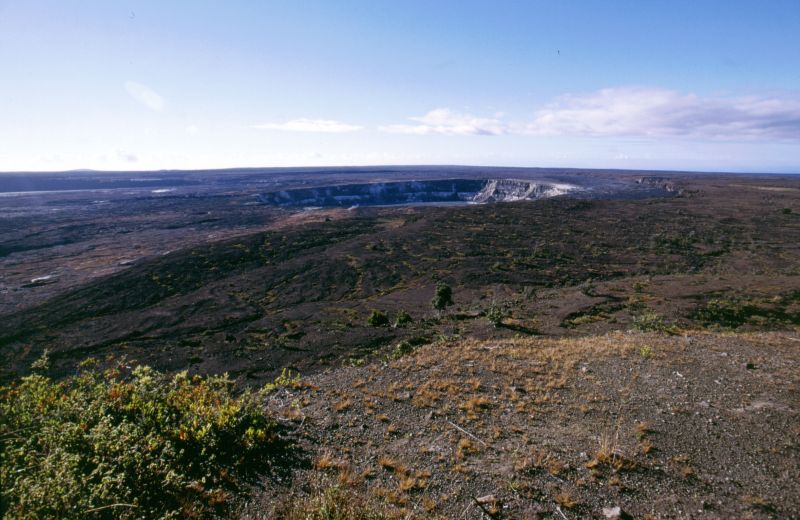 Big Island, Hawai�i Volcanoes N.P., Haoema�uma�u Crater, 10/2004